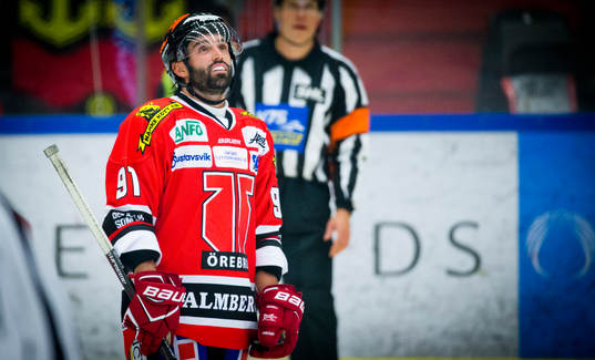 Örebros Dominique Heinrich deppar