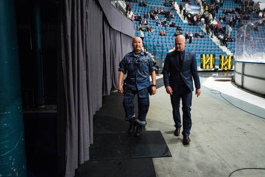 Modos tränare Andreas Johansson lämnar