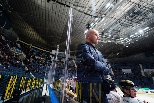 Modos tränare Andreas Johansson