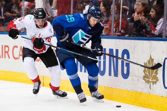 Kanadas Jonathan Toews och Europas Leon Draisaitl