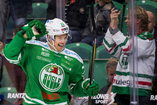 Rögles Sebastian Wännström jublar