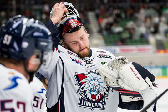 Linköpings målvakt Marcus Högberg deppar