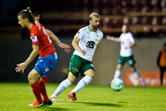 Helsingborgs Jesper Lange och Hammarbys Kennedy Bakircioglu