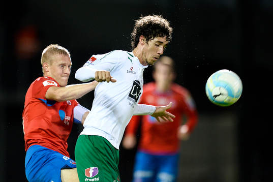Helsingborgs Peter Larsson och Hammarbys Romulo Cabral