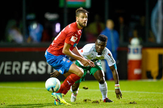 Helsingborgs Mikael Dahlberg och Hammarbys Joseph Aidoo