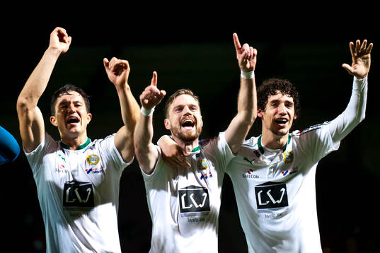 Hammarbys David Boo Wiklander, Arnor Smarason och Romulo