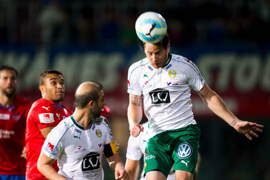 Hammarbys Johan Persson nickar undan