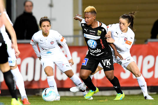 Ume?s Rita Chikwelu och Rosengårds Iva Landeka och Natasa
