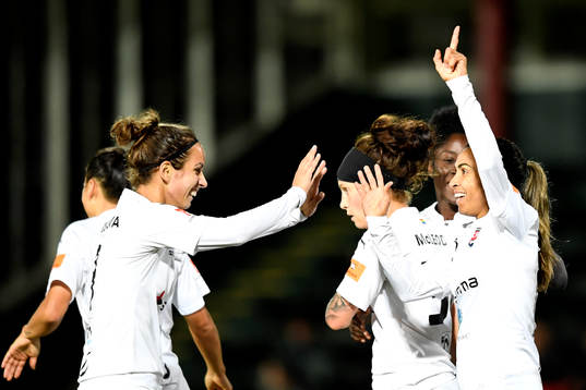 Rosengårds Natasa Andonova och Marta Viera Da Silva jublar
