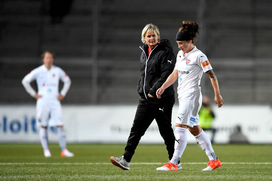 Rosengårds Ella Masar lämnar planen skadad