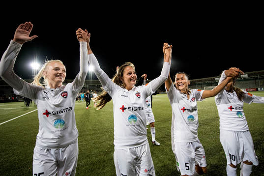 Rosengårds Emma Pennsäter, Lieke Martens och Alexandra