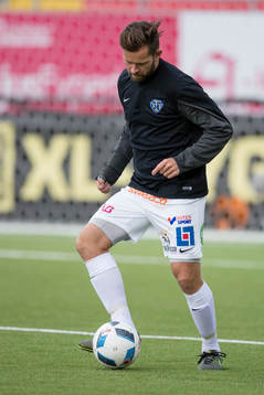 Falkenbergs David Svensson värmer upp