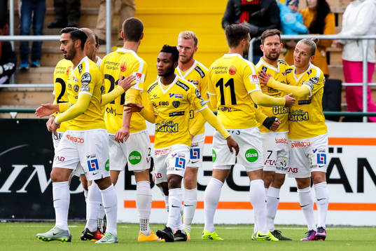 Falkenbergs spelare jublar