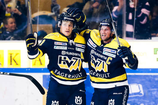 s Simon Önerud och Chris Abbott jublar 4-0