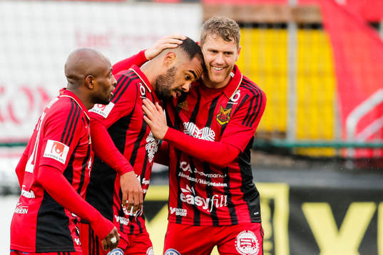 Östersunds Alex Dyer jublar
