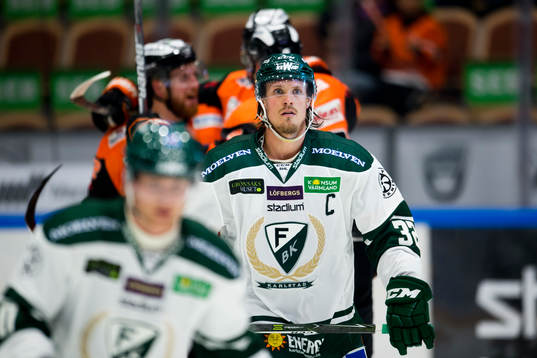 Färjestads Magnus Nygren deppar och Karlskronas spelare