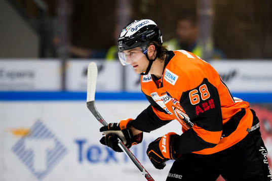 Karlskronas Daniel Gunnarsson jublar