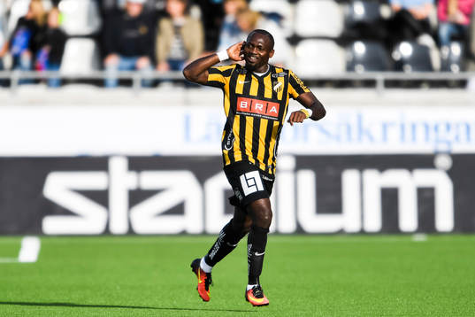 Häckens John Owoeri jublar
