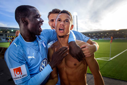 Malmö FFs Enock Kofi Adu och Tobias Sana jublar