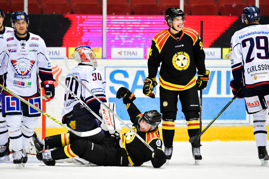 Brynäs Ponthus Westerholm och Oskar Lindblom  jublar