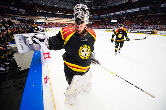 Brynäs målvakt David Rautio deppar