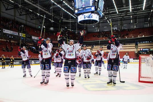 Linköpings spelare jublar
