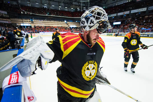Brynäs målvakt David Rautio deppar