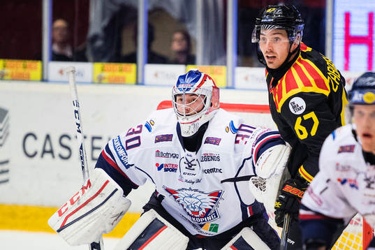 Linköpings målvakt Jacob Johansson och Brynäs Tomas