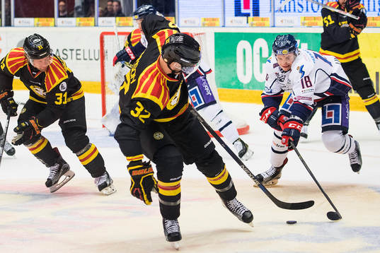 Brynäs Nick Johnson mot Linköpings Jacob Lilja