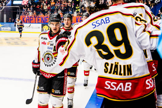 Luleås Karl Fabricius jublar