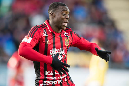 Östersunds Ken Sema dansar