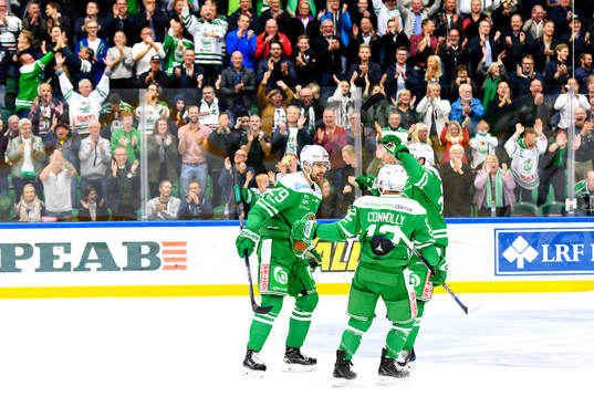 Rögles Ludvig Rensfeldt och Jack Connolly jublar