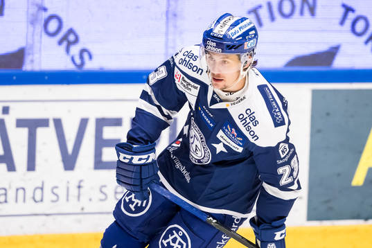 Leksands Sondre Olden i ishockeymatchen i SHL mellan