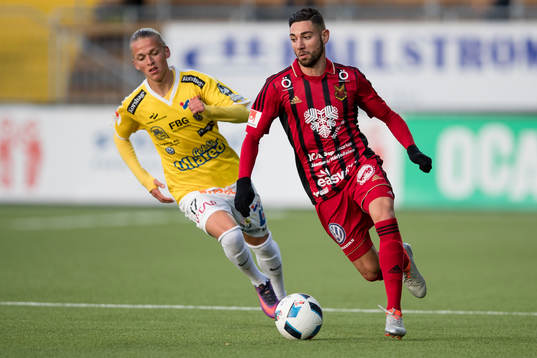 Östersunds Gabriel Somi mot Falkenbergs Jesper Karlsson