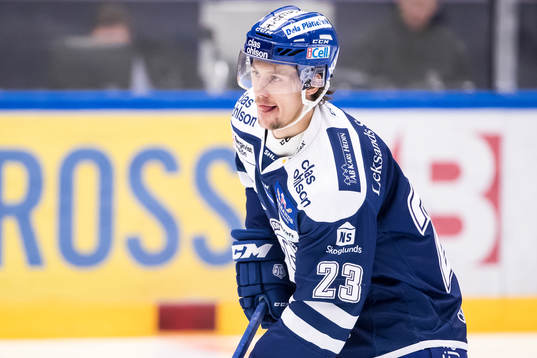 Leksands Sondre Olden i ishockeymatchen i SHL mellan