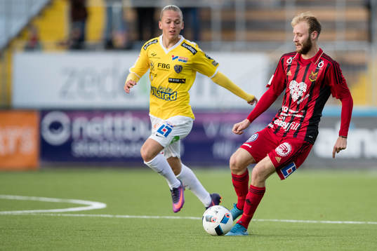 Falkenbergs Jesper Karlsson mot Östersunds Curtis Edwards