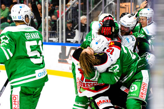 Malmö Redhawks Andreas Thuresson och Rögles Sebastian
