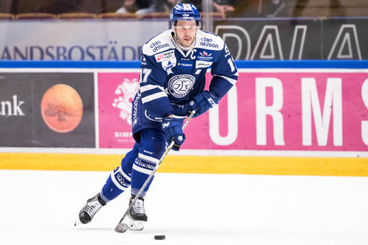 Leksands Jesper Ollas i ishockeymatchen i SHL mellan
