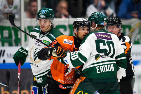 Karlskronas Robin Gartner och Färjestads Sebastian Erixon