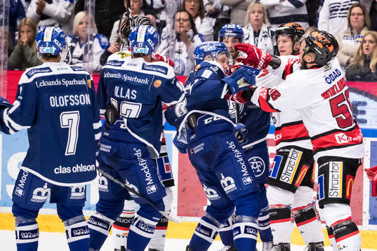 fight mellan Leksands Lukas Ericsson och Örebros Johan