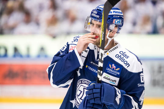 Leksands Nichlas Torp  i ishockeymatchen i SHL mellan