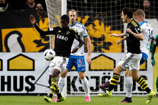 s Alexander Isak och Stefan Ishizaki