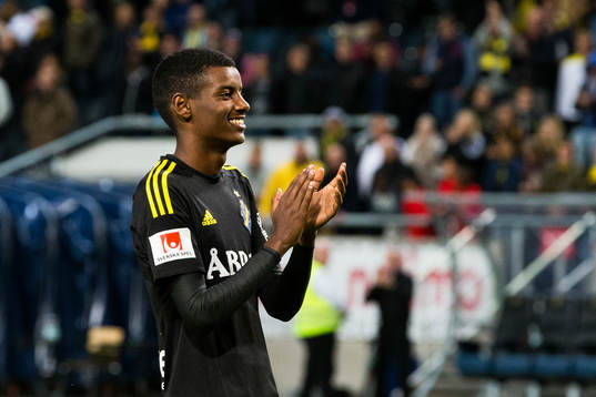 s Alexander Isak jublar