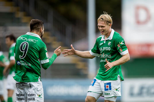 Ljungskiles Admir Bajrovic jublar med Linus Tornblad