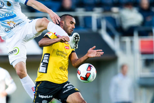 Gefles Anton Lans och Elfsborgs Issam Jebali i en kamp