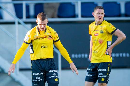Elfsborgs Jesper Manns (v) och Jon Jönsson (h) ser deppiga