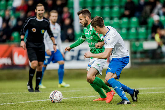 Ljungskiles Admir Bajrovic före Värnamos Oskar Johansson