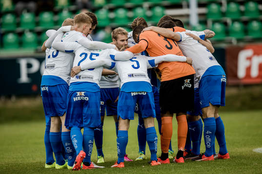 Värnamos spelare laddar