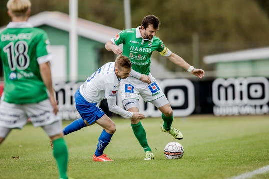 Ljungskiles Aleksandar Kitic och Värnamos Tobias Englund
