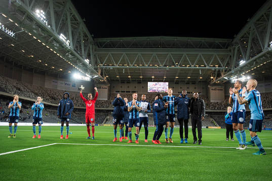 Djurgårdens spelare jublar med publiken